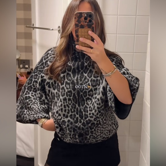 Zara Sweaters - Zara NWT gray black snake skin print 3/4 sleeve wide sleeve knit sweater jumper